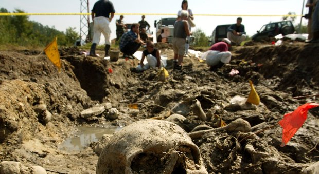 Bruxelles, il "boia di Srebrenica" merita l'ergastolo: Mladic resta impassibile