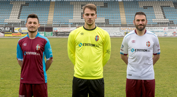 Le nuove maglie sponsorizzate - Foto FC Rieti
