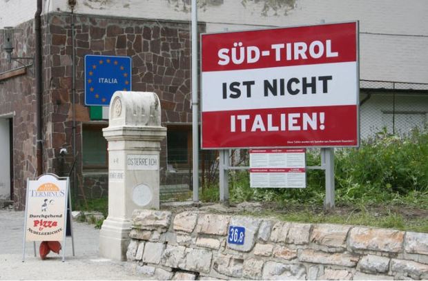 Bolzano cancella l'Alto Adige Messner: «Ci sentiamo sudtirolesi»
