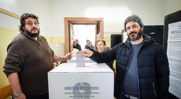 M5S, Fico eletto è raggiante: «Il risultato di Napoli mi fa emozionare»