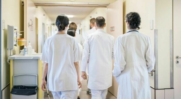 Non solo medici, servono più assunzioni di infermieri