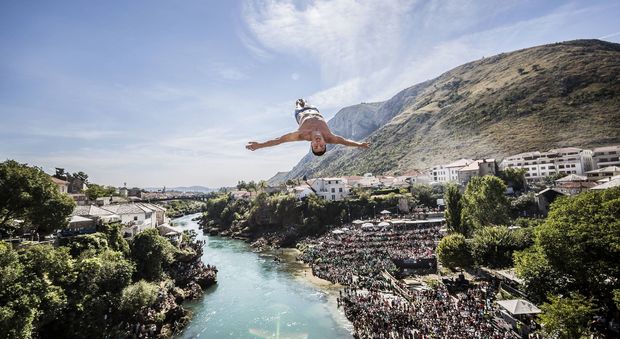 Cliff Diving World Series, Navratil e Richard vincono l'oro a Mostar