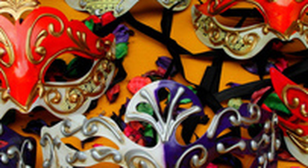 Sequestrate maschere di Carnevale che provocano infezioni ed eritemi