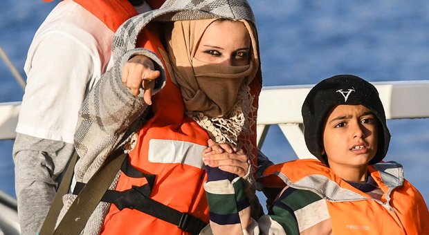 Il migrante di 14 anni morto in mare: la pagella cucita nella giacca, per mostrare a tutti i suoi ottimi voti