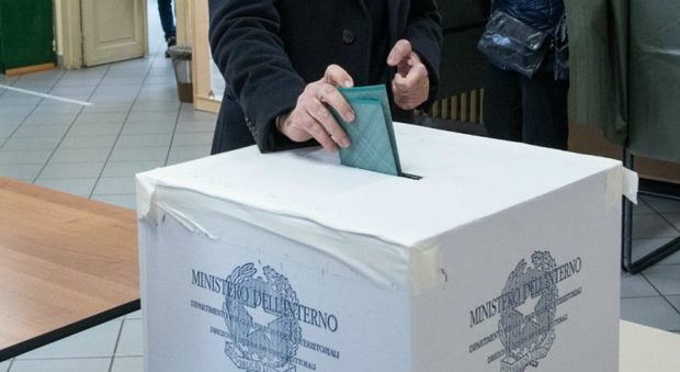 Muore nel seggio a 55 anni: aveva appena votato a Padova