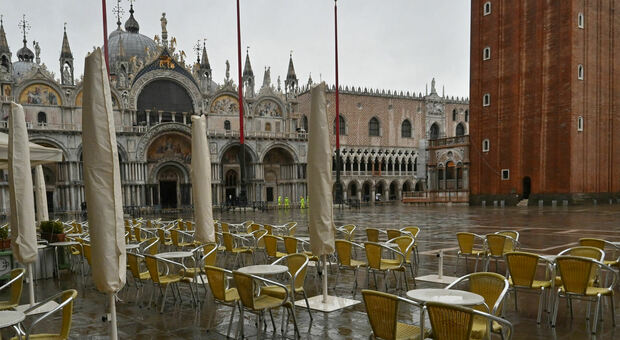 Affitti stellari e fatturato in picchiata: i bar di San Marco pensano alla chiusura (foto di archivio)
