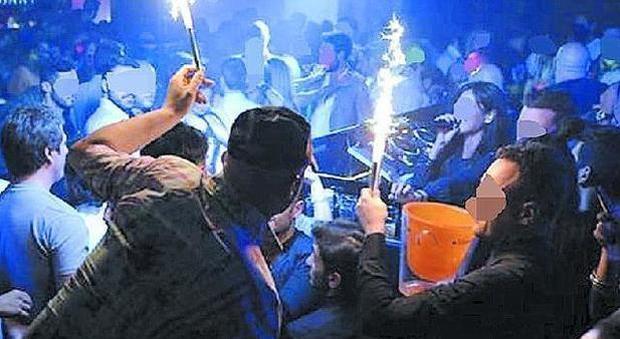 Napoli, a 20 anni tra vodka e like: i giovani che spendono mille euro per un tavolo