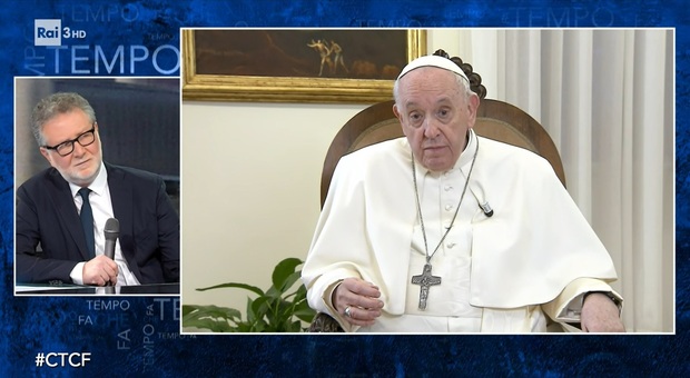 Papa Francesco a Che tempo che fa: «Il migrante va sempre accolto, ma tutti i Paesi devono farlo»