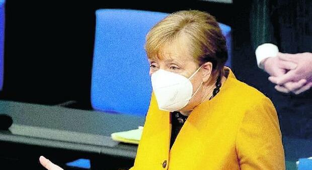 Poche fiale e regioni ribelli la stretta della Merkel: lockdown e coprifuoco lungo