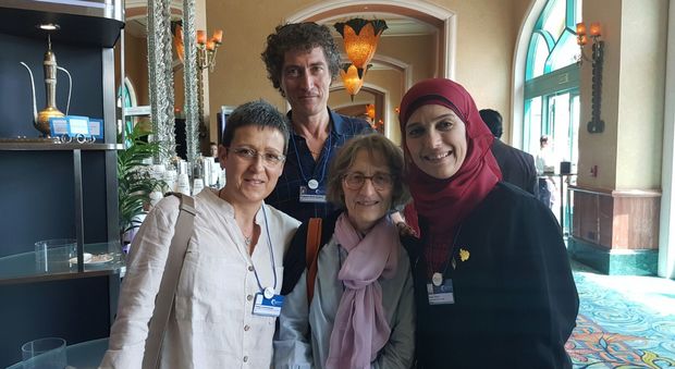 Nella foto da destra la docente palestinese Hanan Al Hroub, Maria Franco, Dario Gasparro e Anna Berenzi, tre dei premiati italiani