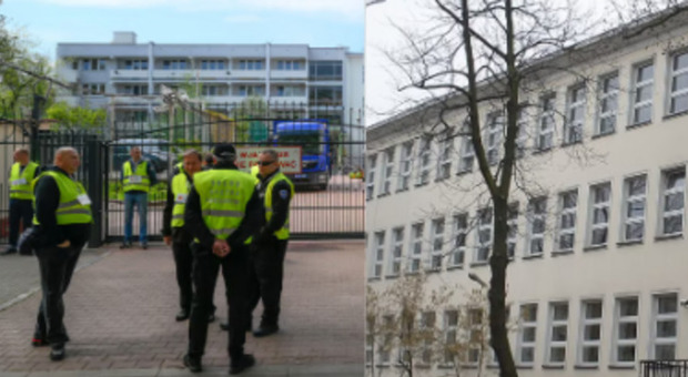 Russia-Polonia, è tensione: sequestrato liceo russo a Varsavia vicino all'ambasciata di Mosca, Putin promette ritorsioni