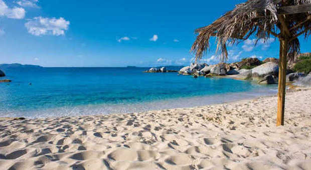 Spiaggia bianchissima, mare cristallino e relax totale alle Isole Vergini