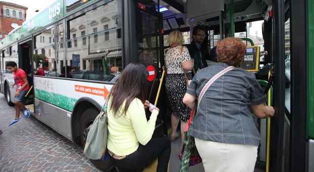 posti riservati a Padova in bus e tram: lo propone il vicesindaco