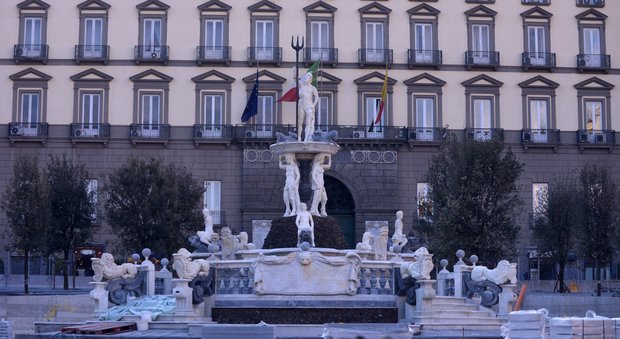 Napoli, sul bilancio diffida del prefetto: lite Dema-opposizioni