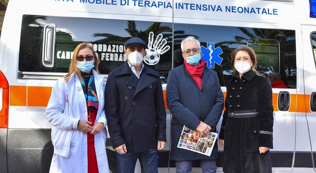 La Fondazione Cannavaro-Ferrara regala un'ambulanza alla Federico II
