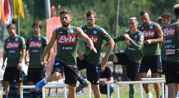 Napoli, Milik corre sempre da solo: Ancelotti aspetta Lozano a Firenze