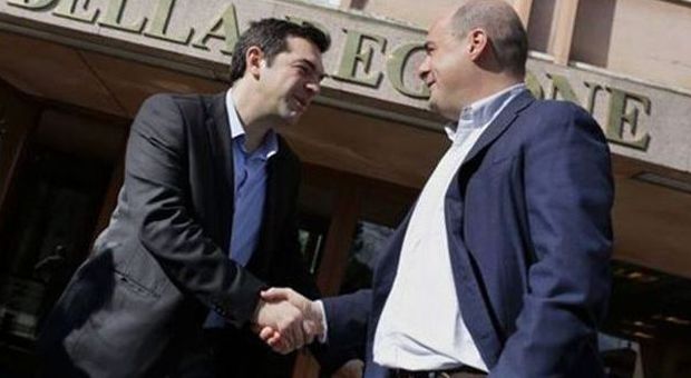 Zingaretti pubblica su Facebook foto con Tsipras: ora l'Europa non sia solo austerità