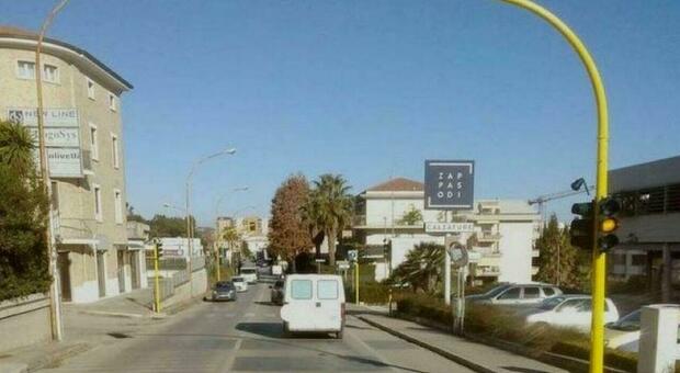 San Benedetto, la grana del semaforo intelligente (segnalata dalla polizia al Prefetto): «Rallenta il traffico sull’Adriatica»