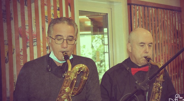 Due componenti della "Smile Orchestra" che da Monterotondo diffnde musica jazz in tutta Italia