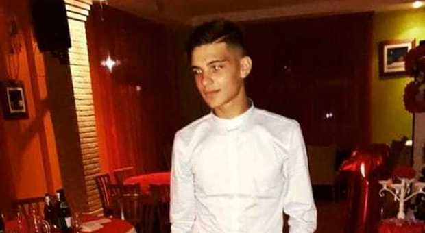 Francesco Pio, 15 anni, scomparso da 72 ore. La mamma disperata