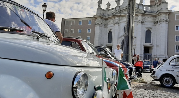 immagine Le 500 festeggiano il primo raduno Città del Vaticano
