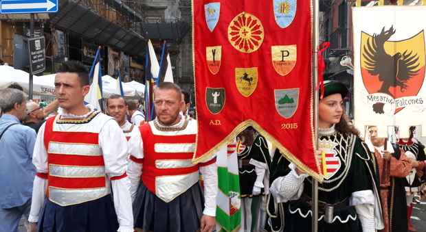 Nel Centro Storico di Napoli la rievocazione storica del patto con San Gennaro