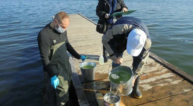 Lago Patria, avviate le analisi delle acque per verificare la presenza di microplastiche