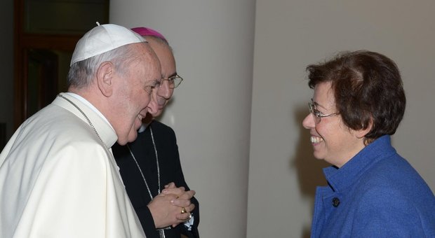 Vaticano, la prima donna sottogretario di Stato della storia: «Papa Francesco come al solito ci ha stupiti»