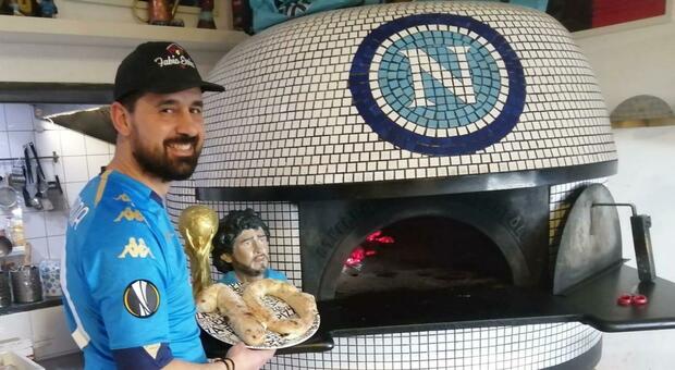 Napoli, pizza col numero 10 per Maradona: «Poi non si replicherà più»