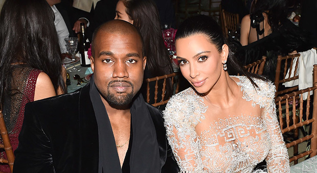 Kim Kardashian divorzia da Kanye «Vuole l'affido esclusivo dei due figli»