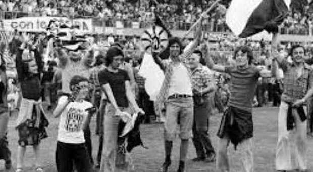 I tifosi ascolani festeggiano la prima serie A il 9 giugno del 1974