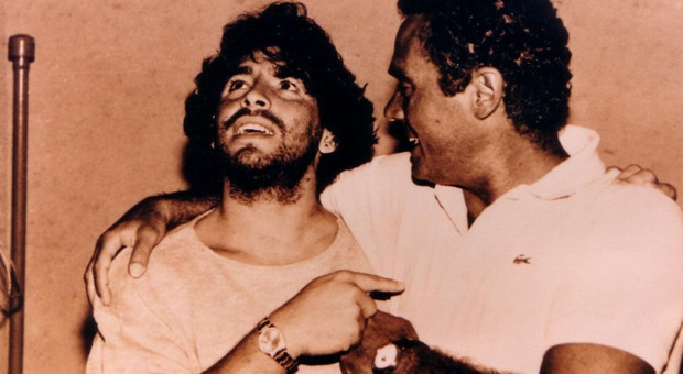 Gianni Di Marzio con Diego Armando Maradona, scoperto nel 1978 in Argentina