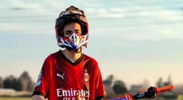 Manuel Zerbelloni muore a 18 anni in un incidente in moto: la passione per le due ruote e i migliaia di follower su Instagram