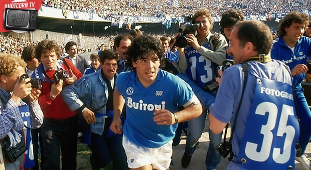 Maradona, spunta la prima clip del nuovo film: Napoli ai piedi del Pibe