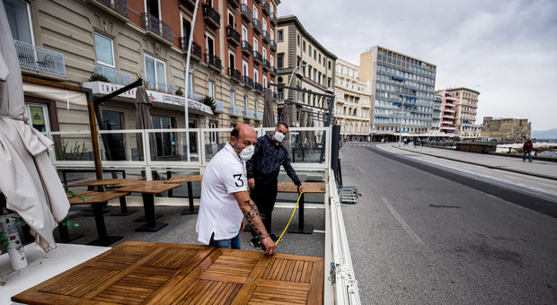 Fase 2, i ristoranti sul lungomare di Napoli preparano una festa di riapertura