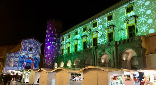 A Orvieto c'è “Accendiamo il Natale - Shopping e Musica sotto le stelle”. Martedì 7 dicembre musica e shopping in notturna