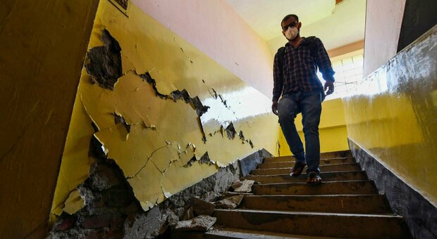 Terremoto India, forte scossa di magnitudo 6: «Crolli e tanta paura tra la gente»