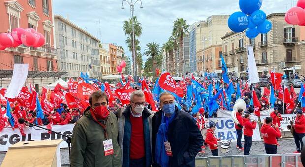 Bari, sciopero Cgil e Uil. Landini: «Il governo ha chiuso la partita sul fisco»