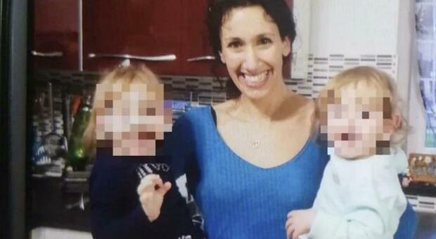 Torino, uccide moglie e figlio e si suicida, Aurora di 2 anni resta grave: il padre le ha sparato in testa