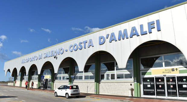 immagine Aeroporto di Salerno, De Luca rilancia: «Operativo a luglio 2024»