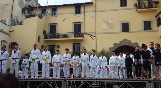I campioni italiani di taekwondo al Circeo per dire "No" a bullismo e violenza