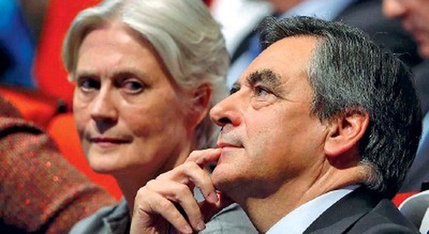 Francia, indagata Penelope Fillon: complicità in appropriazione indebita e truffa