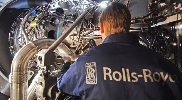 Caro vita, Rolls Royce aiuta i suoi dipendenti: 2mila sterline in più contro la crisi