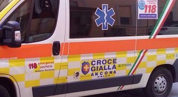 Ancona, 45enne muore per un malore nella tenuta agricola: chiesta autopsia