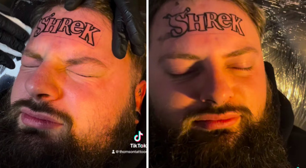 Un ragazzo si fa tatuare il nome di Shrek sulla fronte, il tatuatore: «Non avrei mai pensato di fare una cosa del genere»