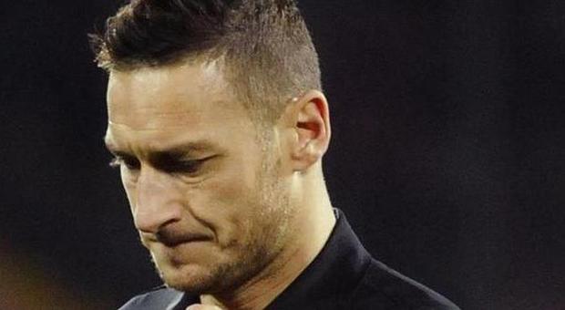 Roma, mistero sulle condizioni di Totti: il capitano ​migliora ma non è ancora in grado di giocare