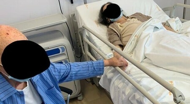 All'ospedale Lastaria di Lucera (Foggia) è stata creata una stanza matrimoniale per una coppia di anziani malati, che ha chiesto di essere ricoverati insieme