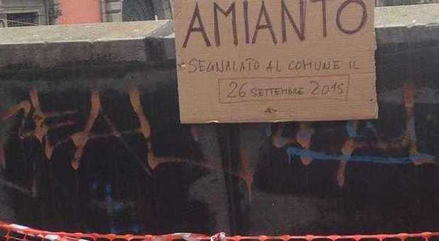 La mail | «Napoli, amianto vicino al Museo da due settimane: ora c'è un cartello di avviso»