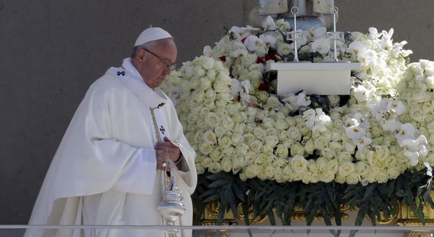 Papa Francesco proclama santi i due pastorelli che videro la Madonna di Fatima