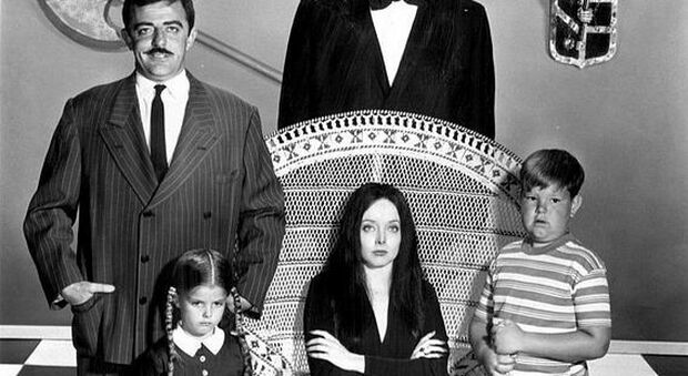 La Famiglia Addams, torna la serie cult. Tim Burton potrebbe dirigere gli episodi, ed i fan vogliono Johnny Depp